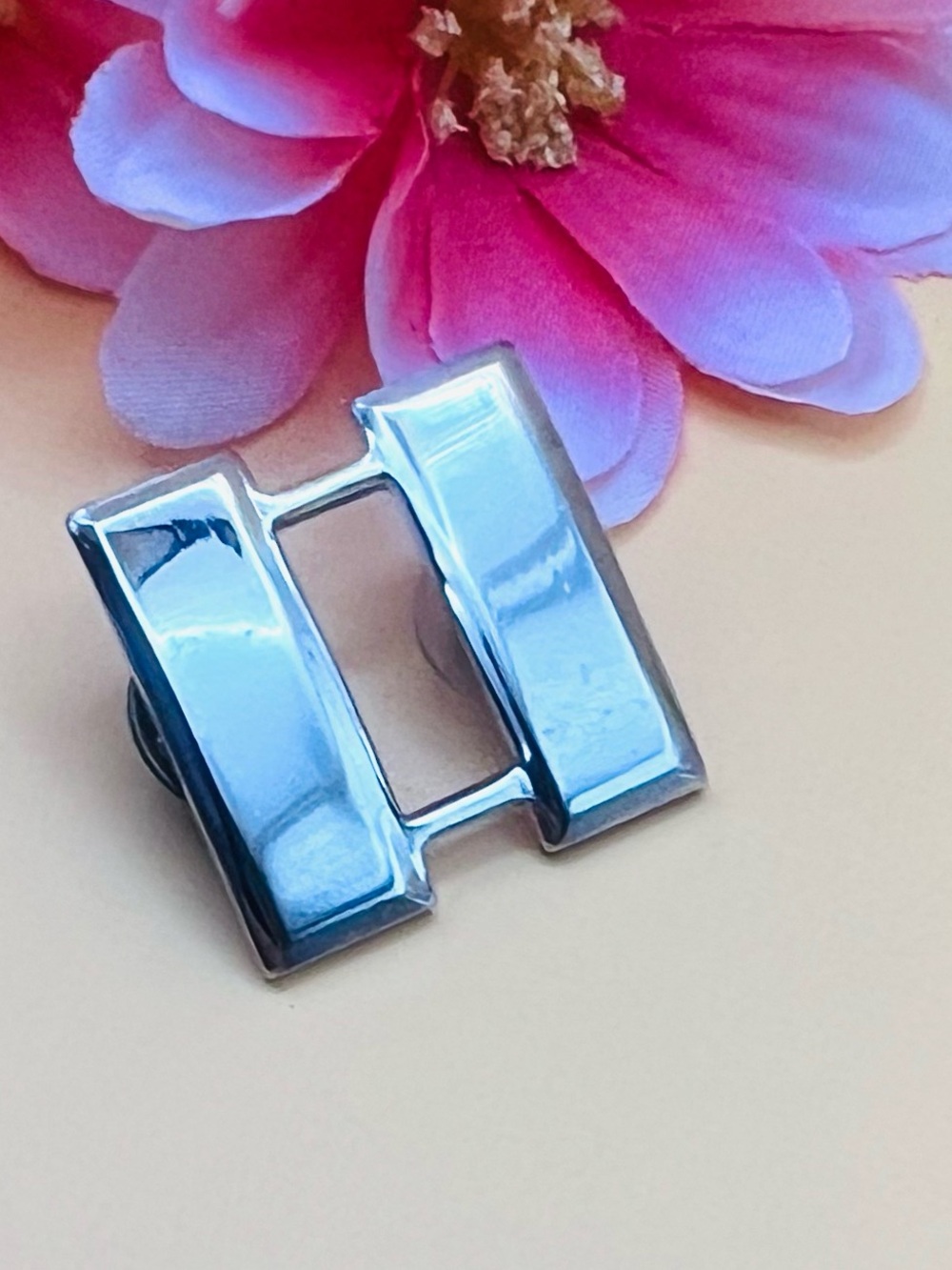 Silver Metal asymmetrical Shaped Pin Brooch unisex